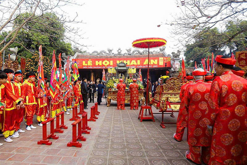 Lễ hội Khai ấn Đền Trần được tổ chức vào ngày 14 tháng giêng Âm lịch tại Nam Định.