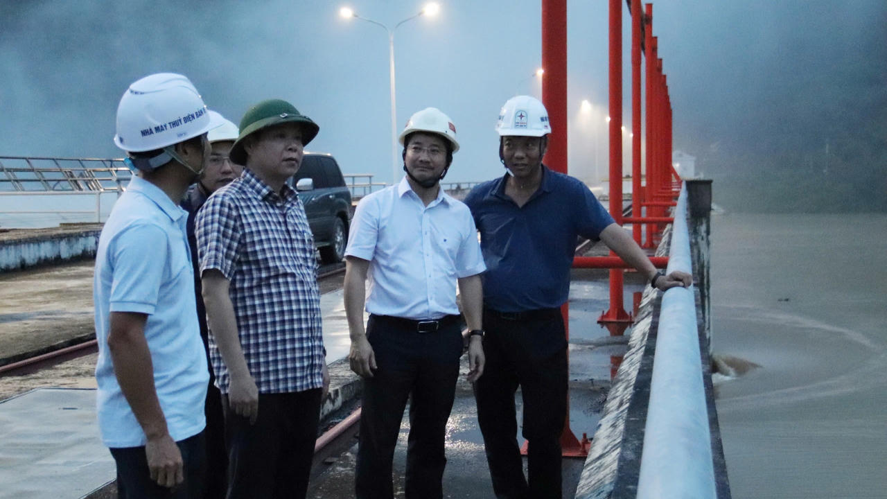 Bộ Công Thương làm việc với Thủy điện Bản Vẽ