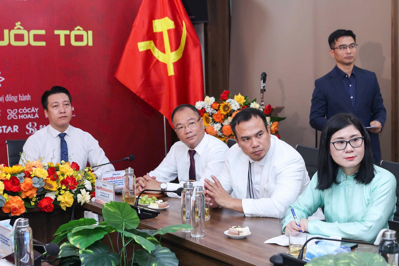 Đại biểu tham dự Lễ công bố và gặp mặt báo chí sự kiện “Tự hào Tổ quốc tôi”. Ảnh: Quang Vinh.