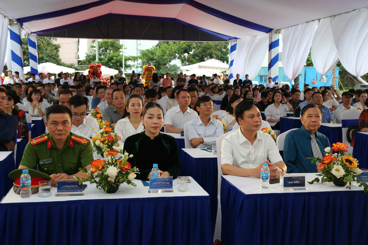 Các đại biểu tham dự Lễ động thổ