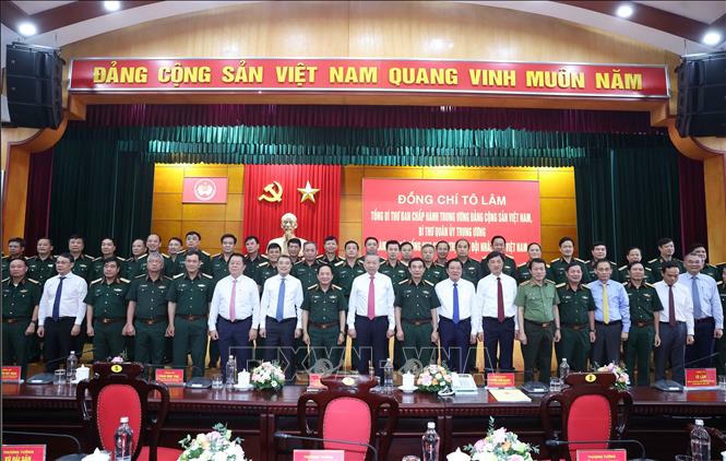 Tổng Bí thư Tô Lâm và các đại biểu chụp ảnh chung. Ảnh: Thống Nhất/TTXVN