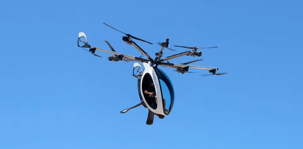 Máy bay cá nhân Airscooter chạy điện lai chính thức cất cánh
