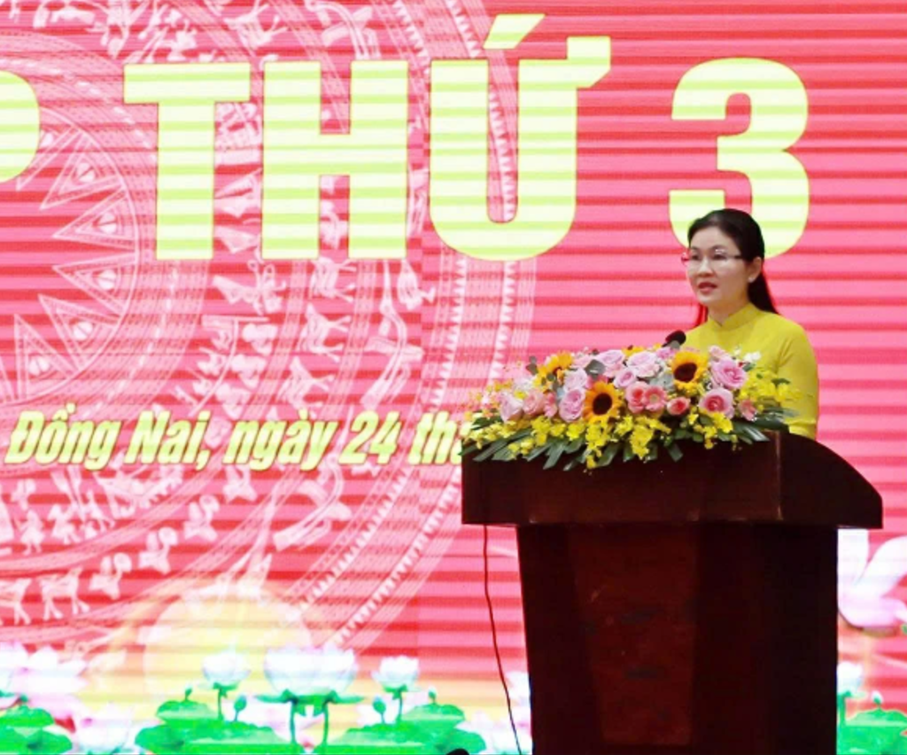 Bà Tôn Ngọc Hạnh - Chủ tịch HĐND tỉnh phát biểu khai mạc kỳ họp. Ảnh: BĐN