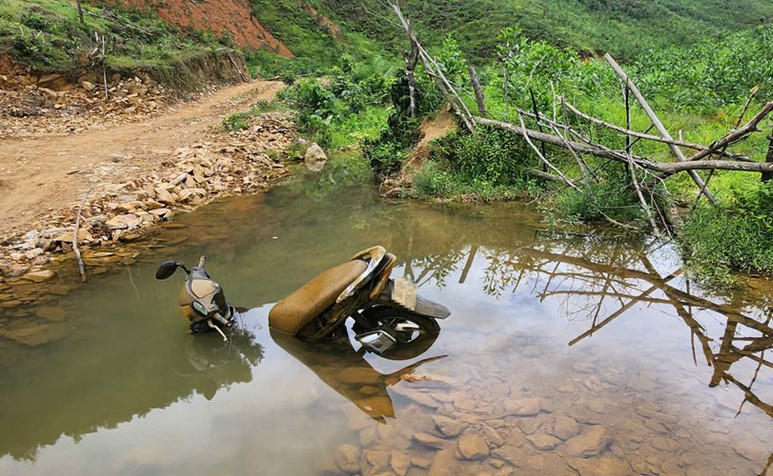 Phát hiện người đàn ông mất tích nhiều ngày, thi thể trong khe núi ở Hà Tĩnh