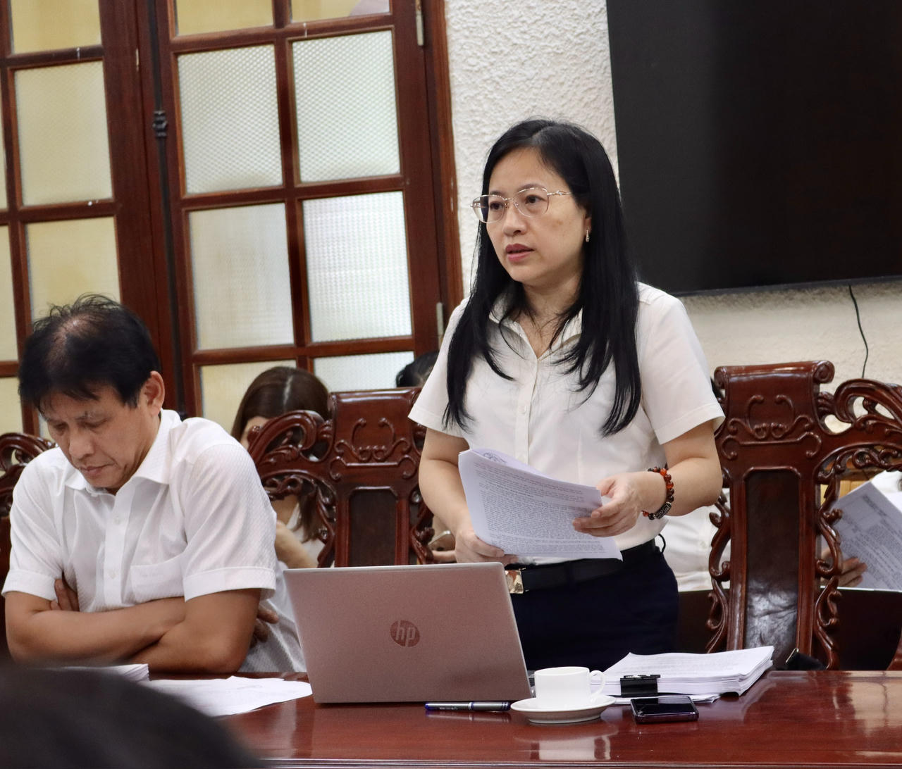 Bà Nguyễn Thị Thanh Hằng trình bày dự thảo