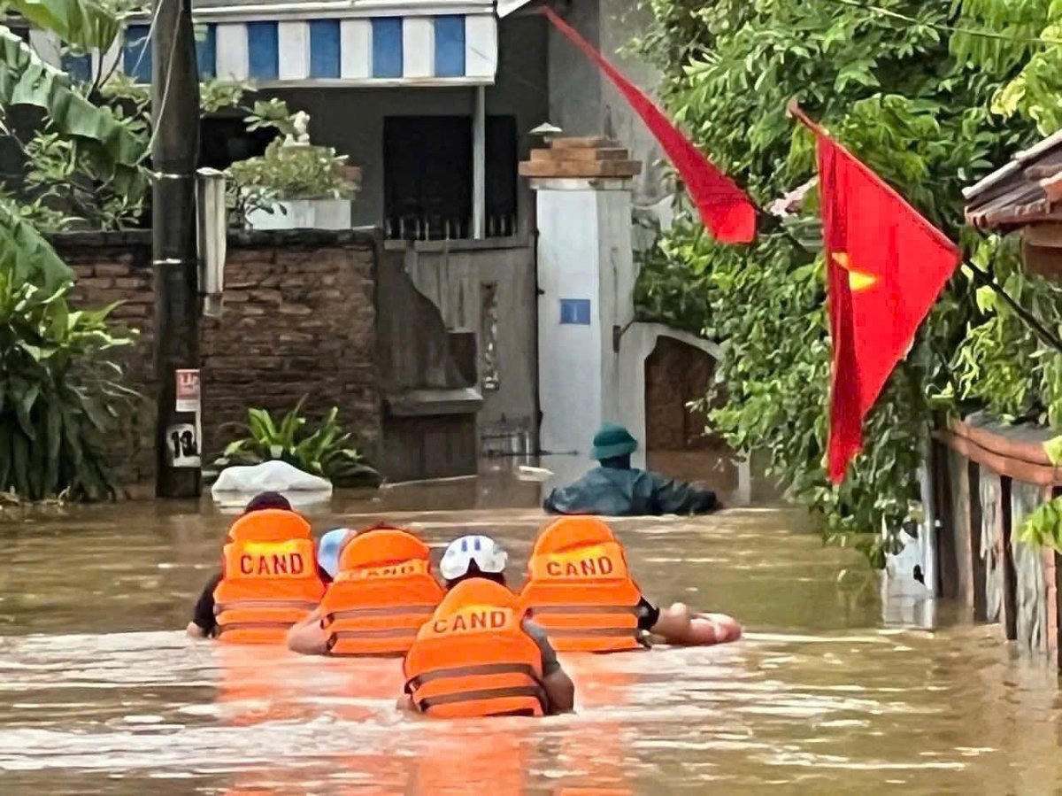 Sông Bùi dâng cao trên báo động II, tỉnh Phú Thọ cấp tốc ứng phó