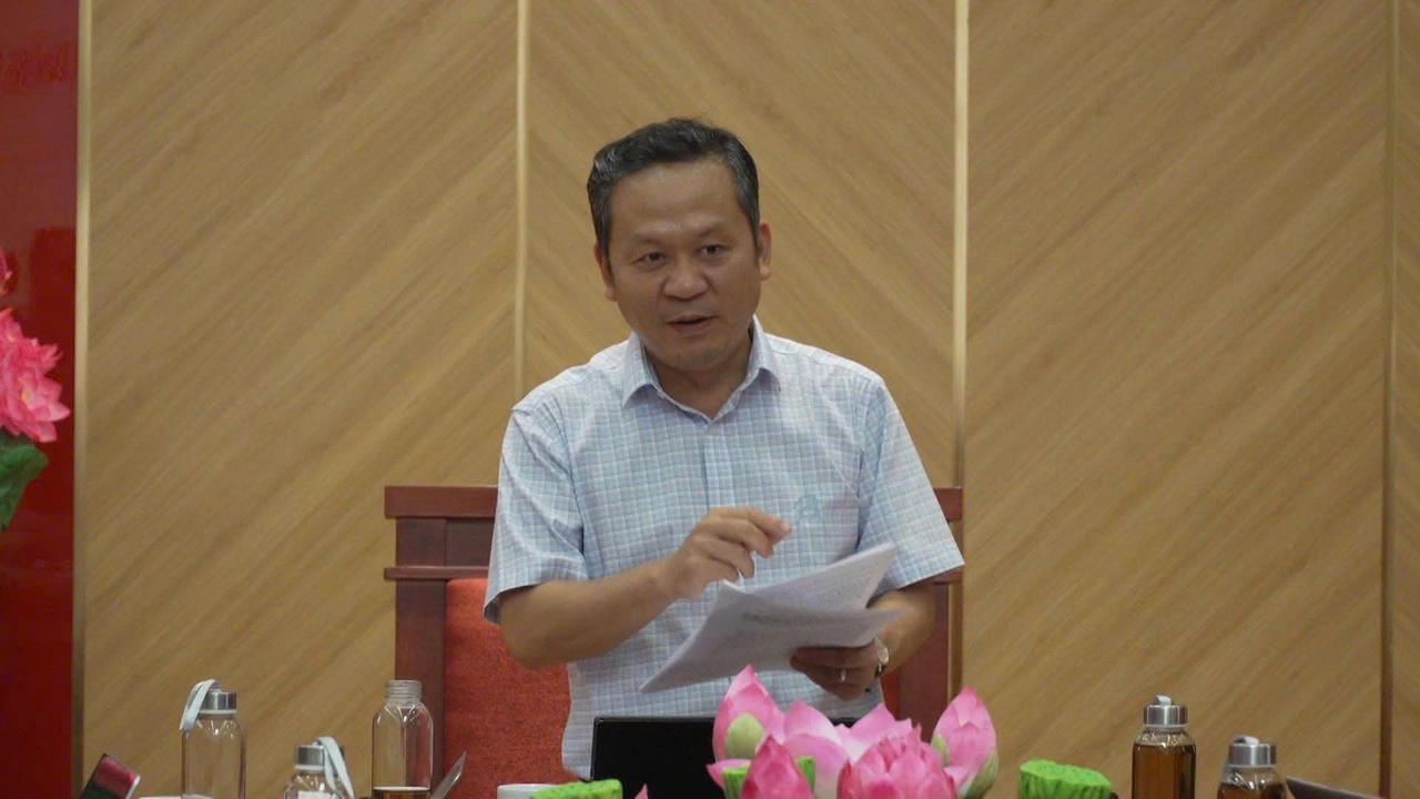 Bí thư Đảng ủy phường Nguyễn Quốc Huy, Trưởng Ban Chỉ đạo phát triển ứng dụng khoa học công nghệ, đổi mới sáng tạo và chuyển đổi số phát biểu kết luận hội nghị