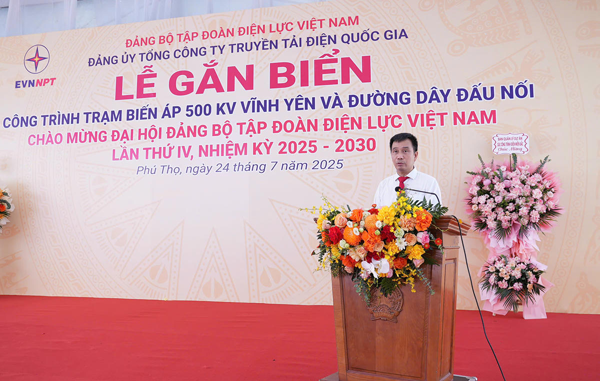   Chủ tịch HĐTV EVNNPT Nguyễn Tuấn Tùng  phát biểu tại buổi lễ