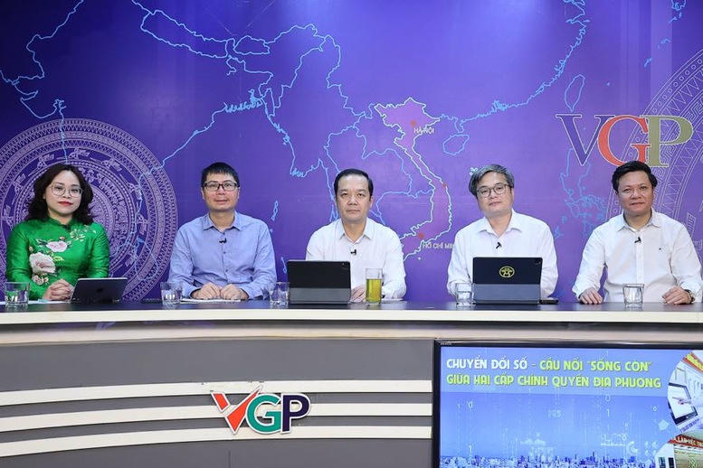 Các khách mời tại Toạ đàm.
