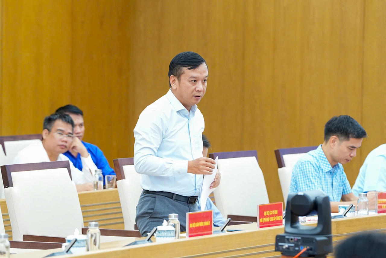 Phó Giám đốc Sở Giáo dục và Đào tạo Uông Minh Long thông tin về phương án dạy học 2 buổi/ngày cho cả 3 cấp học trên địa bàn TP Hải Phòng.