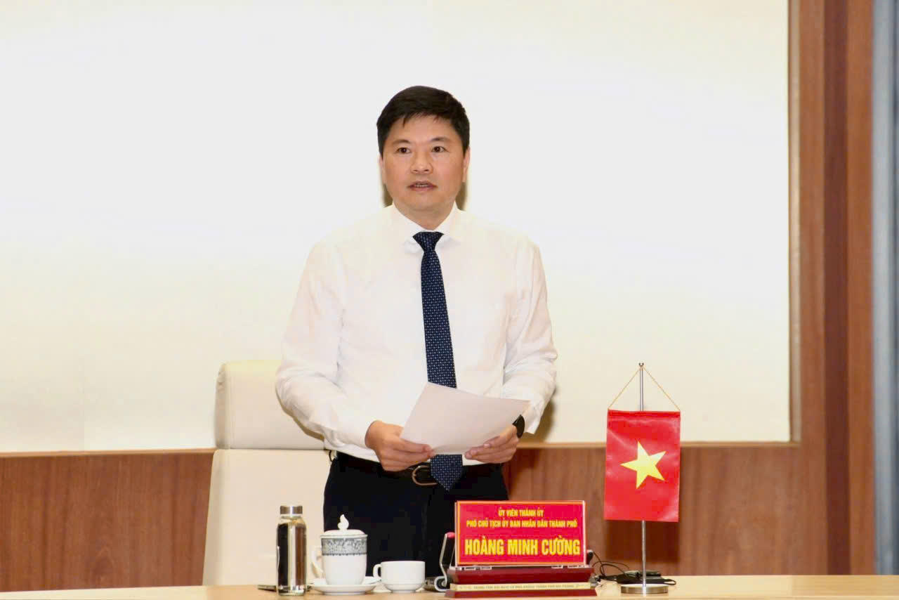 Ông Hoàng Minh Cường - Phó Chủ tịch UBND TP Hải Phòng chủ trì tiếp Đoàn cán bộ cấp vụ và tương đương của Đảng Nhân dân Cách mạng Lào.