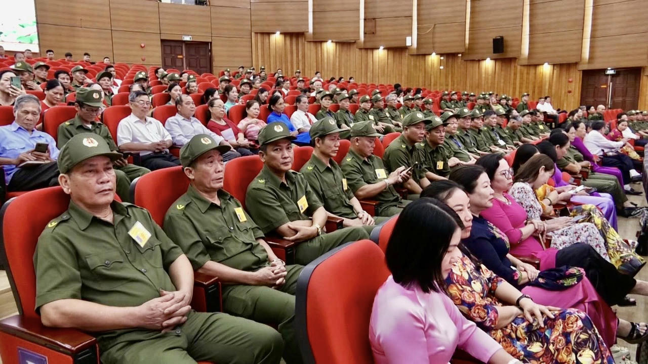 Các đại biểu tham dự 