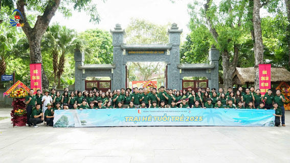 Chuyến “về nguồn” đầy ý nghĩa trong hành trình Trại hè Tuổi trẻ Bách khoa 2025. (Ảnh: Đại học Bách khoa Hà Nội)