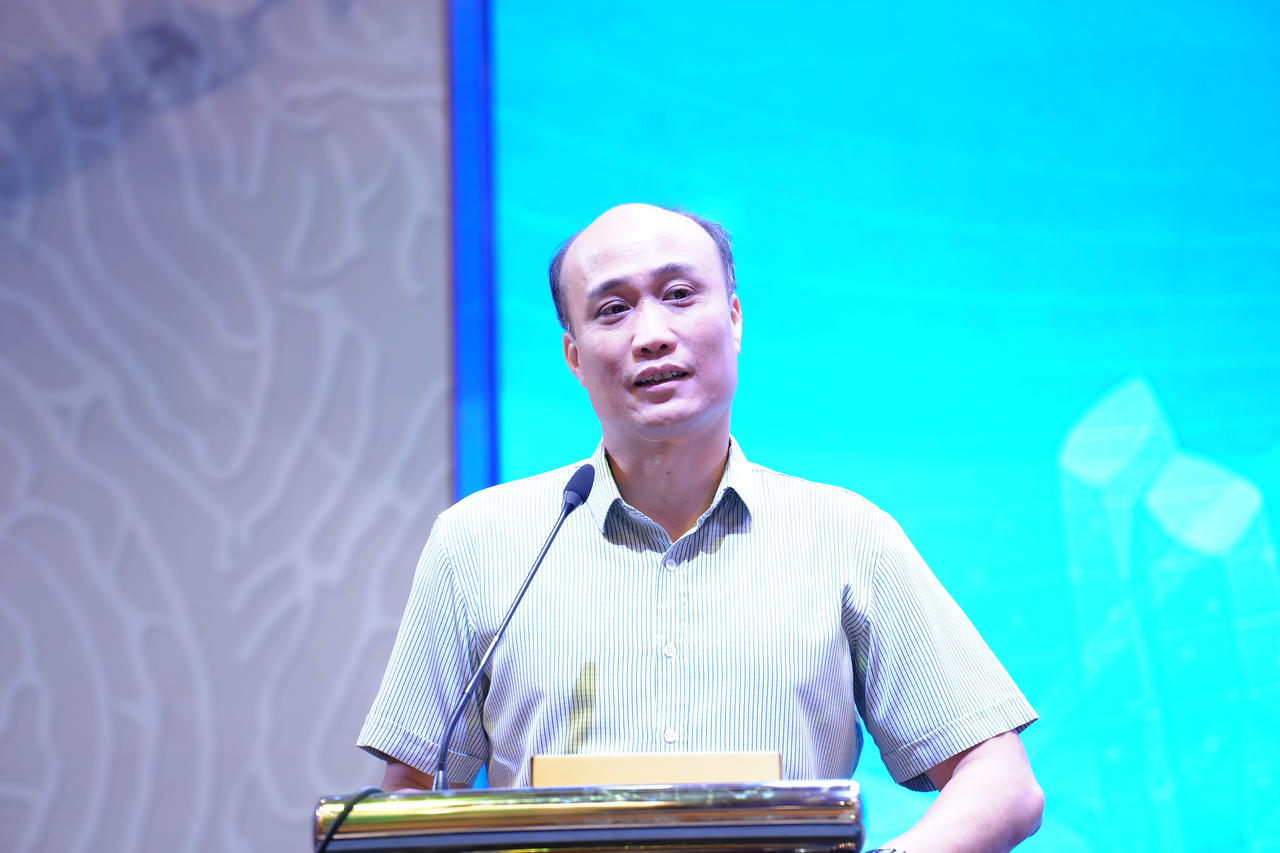 PGS.TS Tô Văn Hoà phát biểu khai mạc Hội nghị.