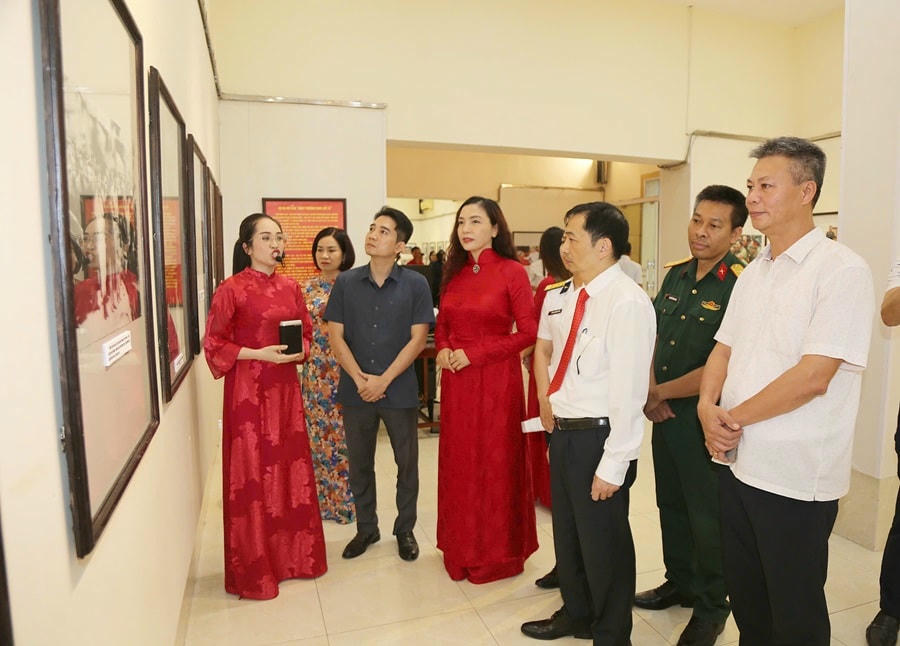 Triển lãm ảnh lần này tập trung trưng bày các hình ảnh, tư liệu quý giá