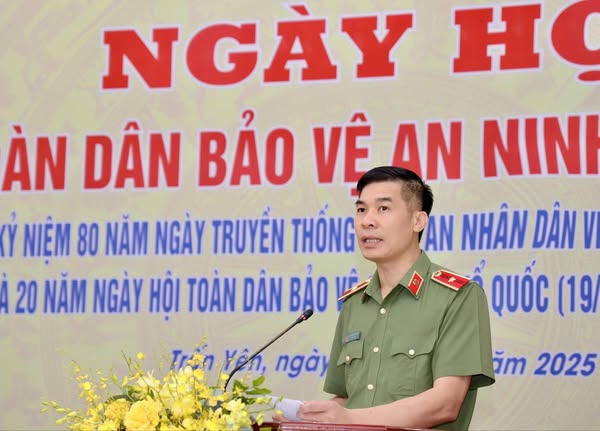 Thiếu tướng Cao Minh Huyền - Giám đốc Công an tỉnh Lào Cai phát biểu tại Ngày hội