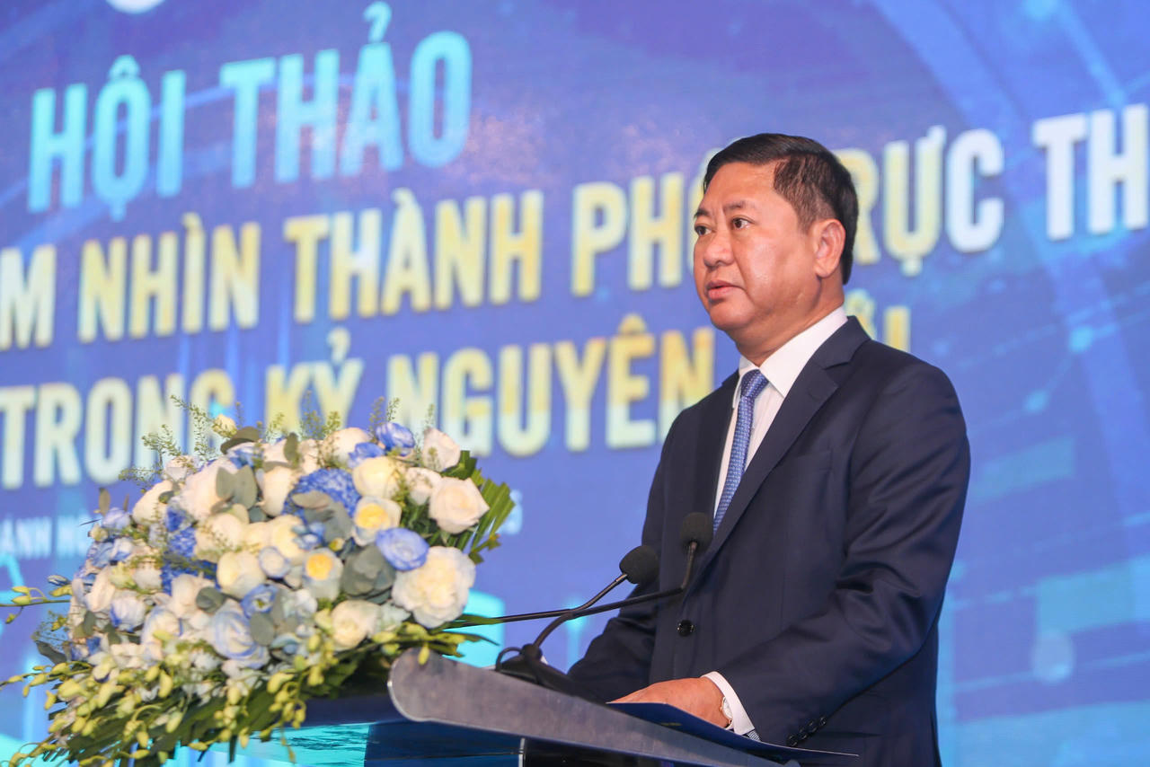 Chủ tịch UBND tỉnh Khánh Hoà Trần Quốc Nam phát biểu tại hội thảo.