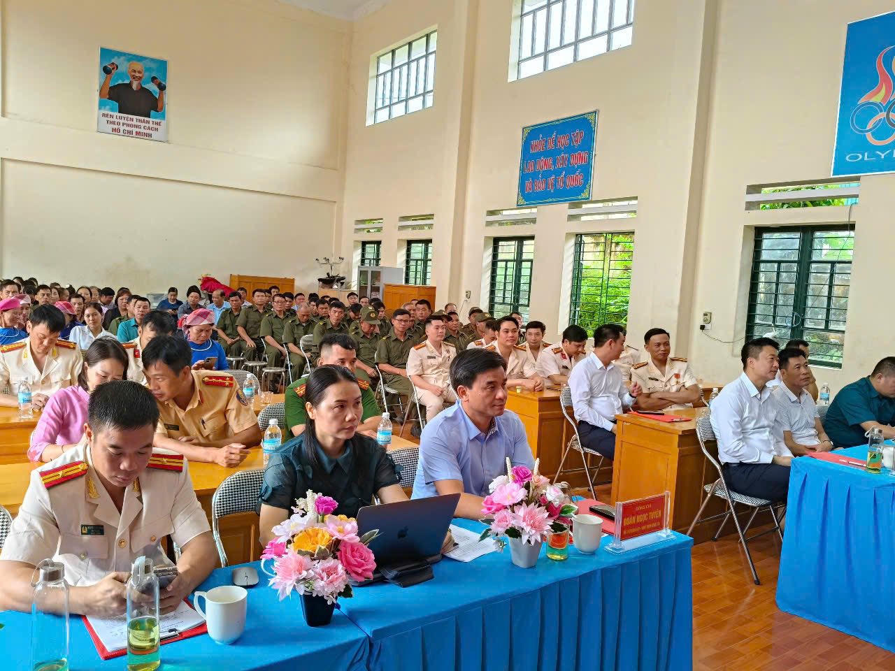 Các đại biểu tham dự