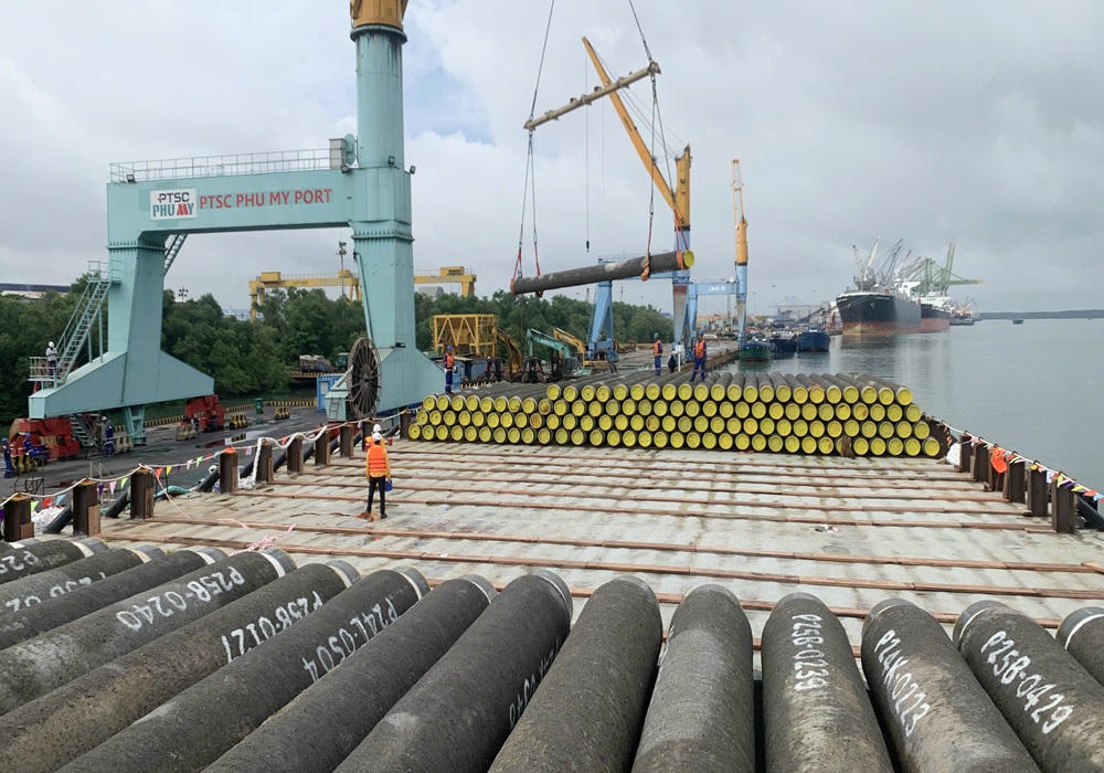  PV GAS COATING bàn giao lô ống thành phẩm gói thầu Pipeline Lô B – Tuyến nội mỏ. (Ảnh: PV GAS).