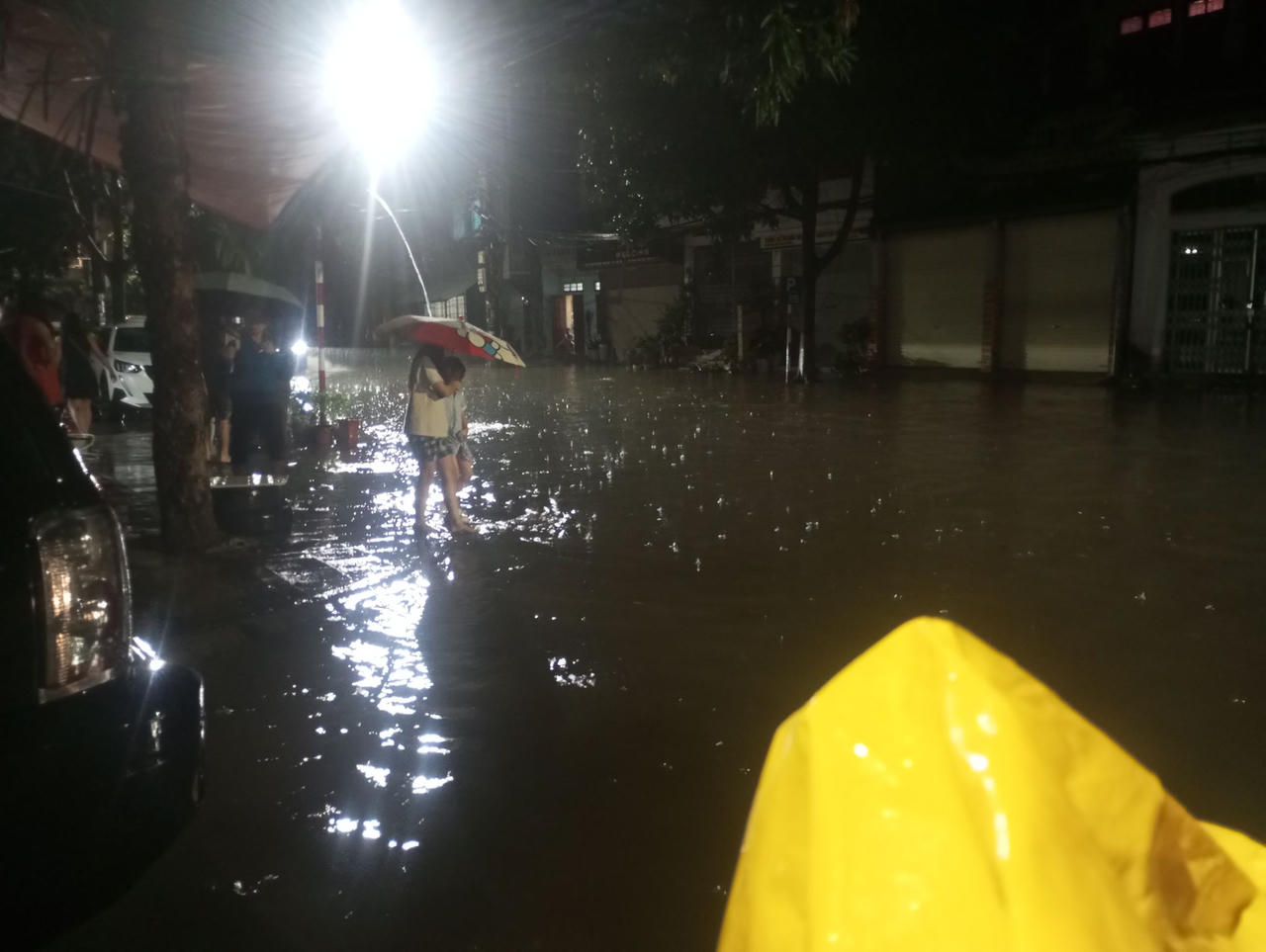 Tuyến đường Ngô Quyền (phường Lào Cai) bị ngập úng