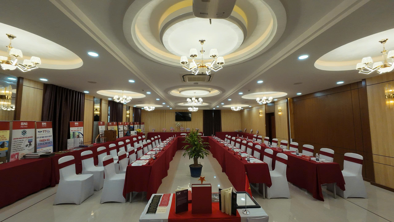 Không bán phòng, mà cung cấp điểm tựa tinh thần cho lãnh đạo
