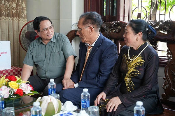 Thủ tướng Phạm Minh Chính thăm người có công, kiểm tra tiến độ dự án Cảng hàng không Đồng Hới