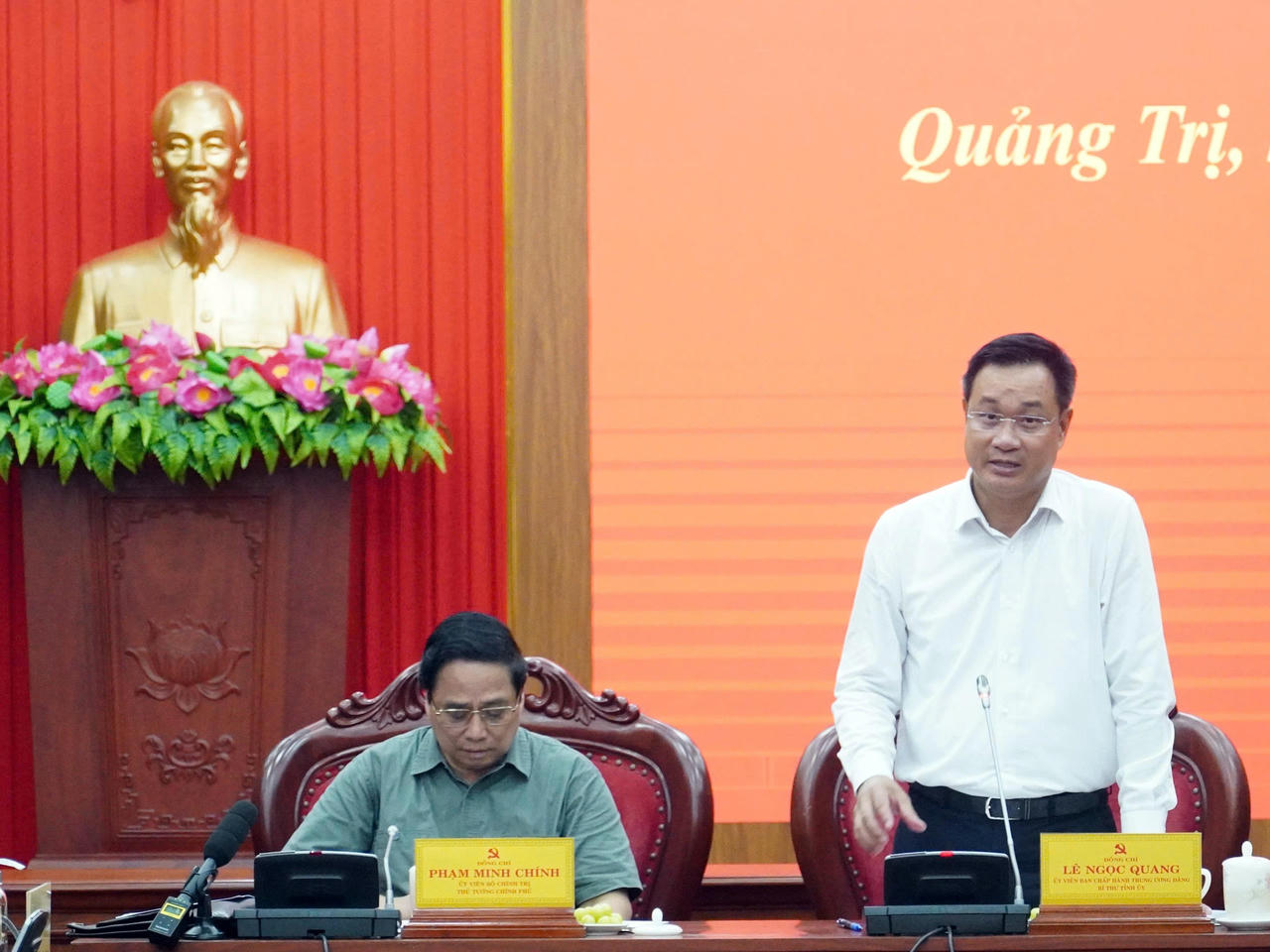 Bí thư Tỉnh ủy Lê Ngọc Quang phát biểu tại buổi làm việc.