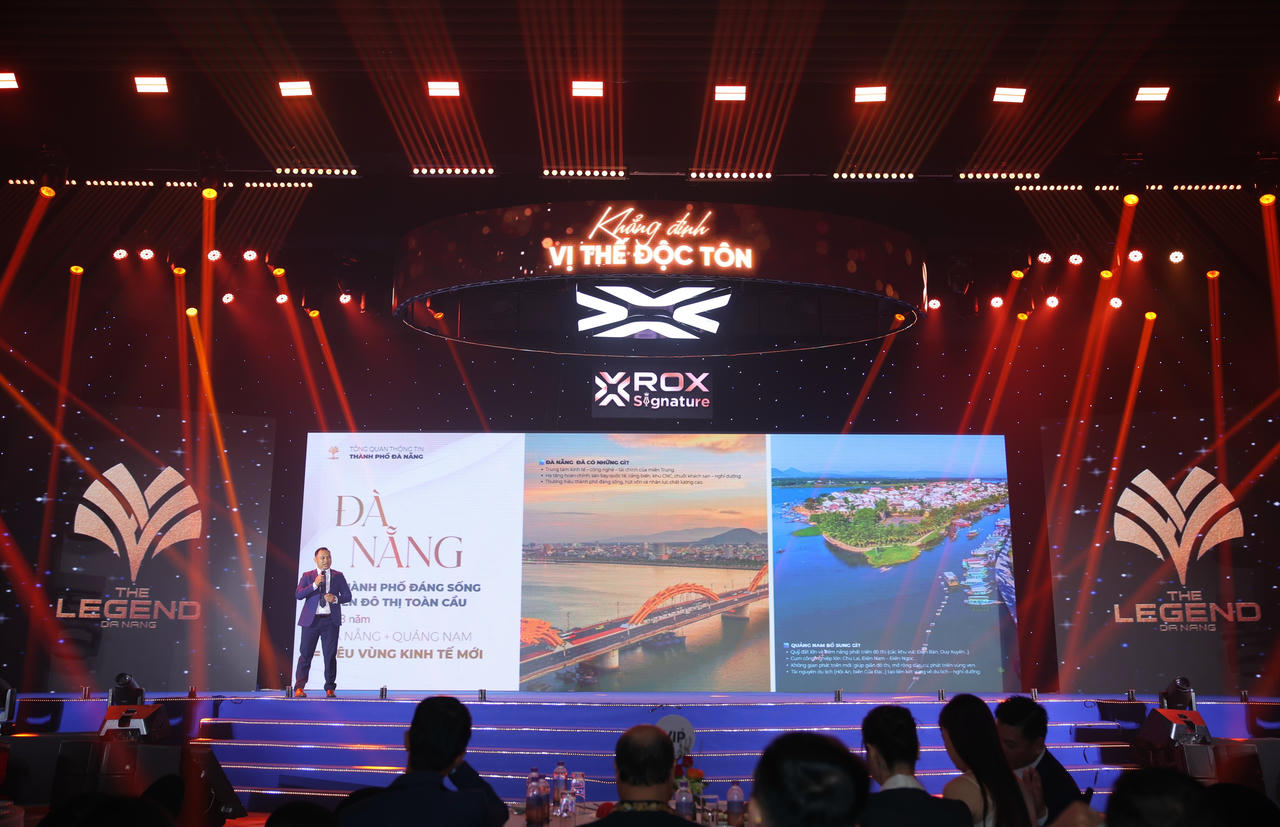 Đại diện ROX Signature giới thiệu về dự án The Legend Danang