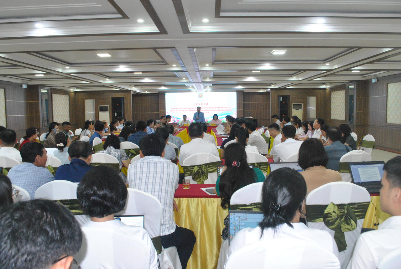 Các địa biểu dự buổi Tòa đàm. Ảnh: PV
