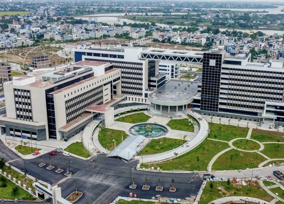  Bệnh viện Đa khoa Nam Định với hệ thống trang thiết bị tiên tiến và đội ngũ y bác sĩ được đào tạo bài bản