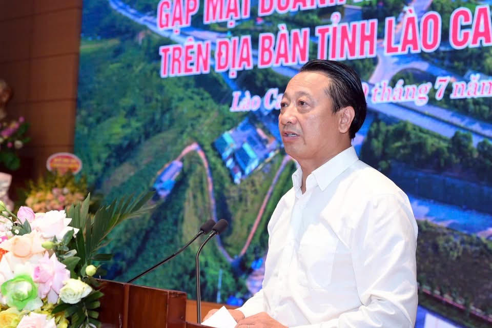 Ông Nguyễn Quang Vinh – Phó Chủ tịch Liên đoàn Thương mại và Công nghiệp Việt Nam phát biểu tại hội nghị.