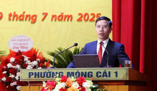 Phó Bí thư Tỉnh ủy, Chủ tịch UBND tỉnh Phạm Đức Ấn phát biểu chỉ đạo Đại hội.