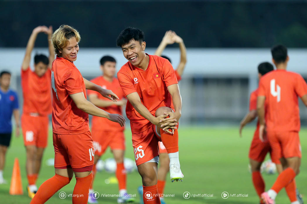 Đội tuyển U23 Việt Nam có mặt tại Việt Trì
