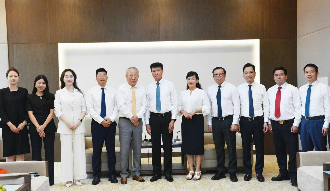 Chủ tịch UBND tỉnh Lào Cai tiếp xã giao Đoàn công tác Công ty TNHH Tập đoàn xây dựng Thái Bình Dương (Trung Quốc)