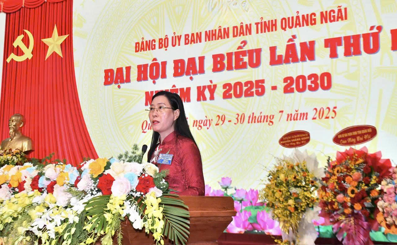 Bà Bùi Thị Quỳnh Vân - Bí thư Tỉnh ủy Quảng Ngãi phát biểu tại Đại hội.