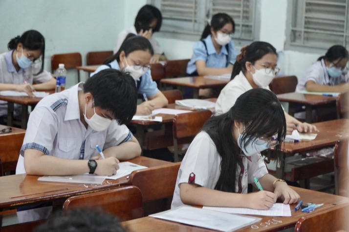 Bộ trưởng Nguyễn Kim Sơn phản hồi về kiến nghị 'không biến học sinh thành máy học'