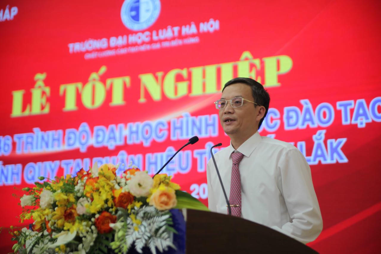 PGS.TS. Nguyễn Bá Bình – Phó Hiệu trưởng Trường Đại học Luật Hà Nội phát biểu.