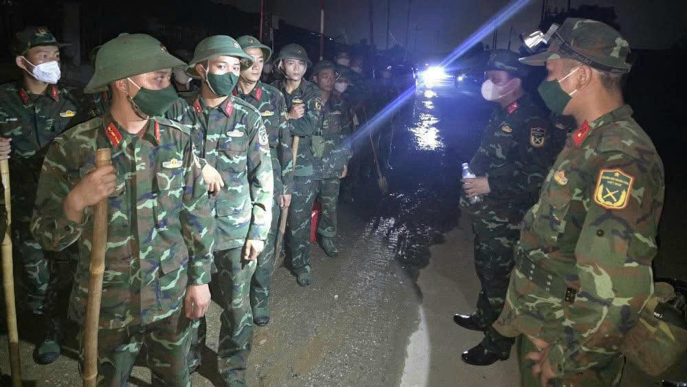 Ngay sau khi nhận được tin báo, lực lượng chức năng tỉnh Lào Cai đã nhanh chóng có mặt, triển khai đồng bộ các phương án khống chế và dập tắt đám cháy, hạn chế tối đa thiệt hại về người và tài sản.