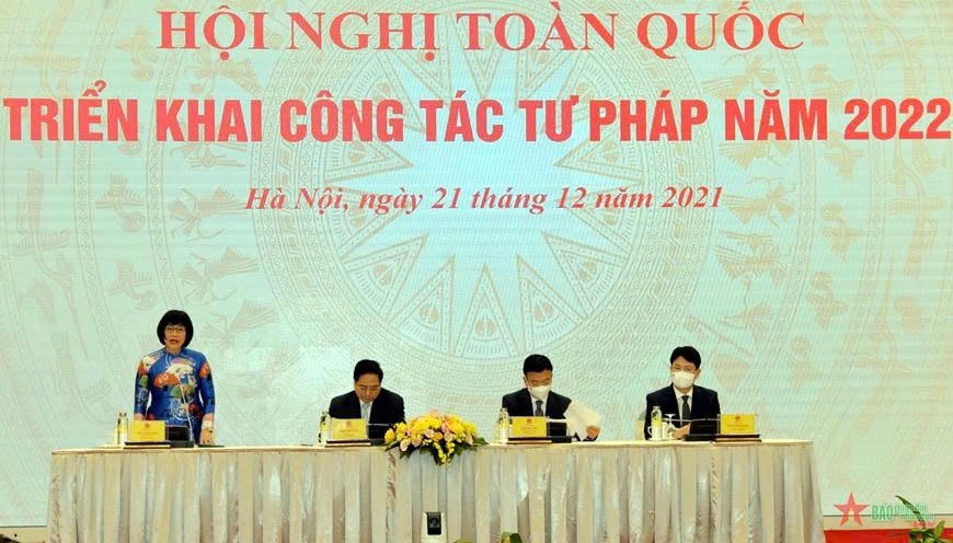 Hội nghị toàn quốc triển khai công tác tư pháp năm 2022. Thủ tướng Phạm Minh Chính, Bộ trưởng Bộ Tư pháp Lê Thành Long và các thứ trưởng Bộ Tư pháp đồng chủ trì hội nghị tại điểm cầu Trung ương, ngày 21/12/2021. (Ảnh: qdnd.vn)