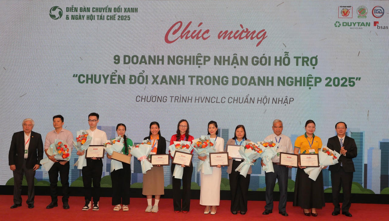 Các doanh nghiệp nhận gói hỗ trợ chuyển đổi xanh