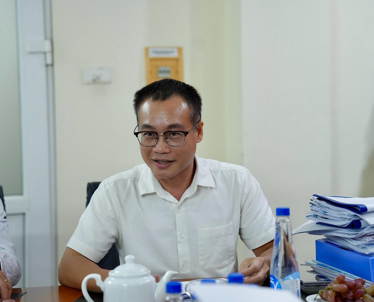 Phó tổng Biên tập Báo Pháp luật Việt Nam Trần Ngọc Hà phát biểu tại cuộc họp.