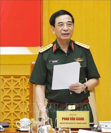 Đại tướng Phan Văn Giang, Uỷ viên Bộ Chính trị, Phó Bí thư Quân uỷ Trung ương, Bộ trưởng Bộ Quốc phòng phát biểu. Ảnh: TTXVN