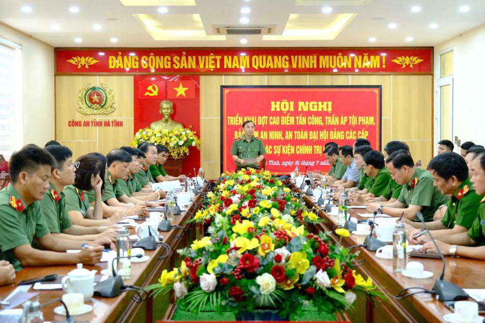 Các đại biểu tham dự hội nghị
