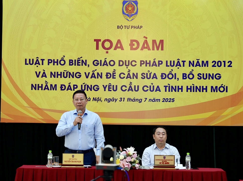 Thứ trưởng Bộ Tư pháp Nguyễn Thanh Ngọc phát biểu khai mạc.