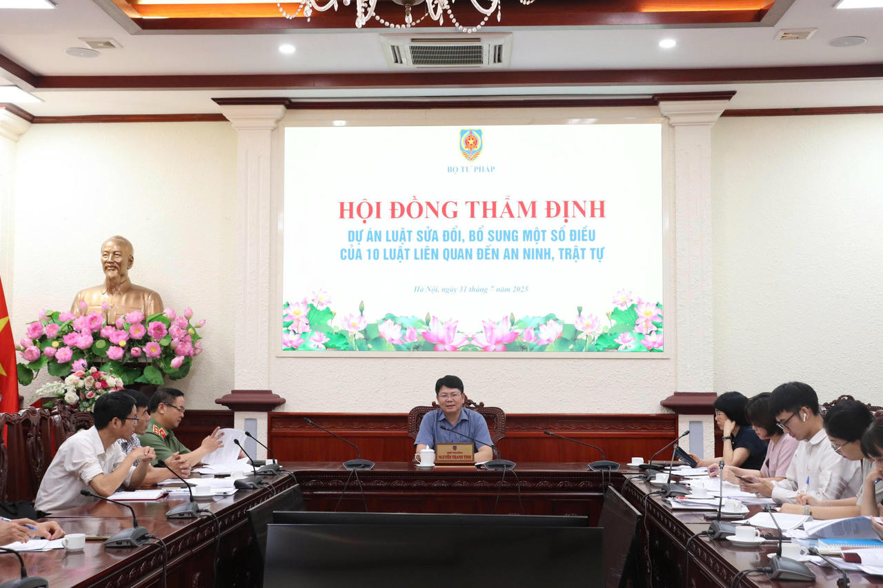 Đề xuất sửa đổi, bổ sung một số điều của 10 Luật liên quan đến an ninh trật tự
