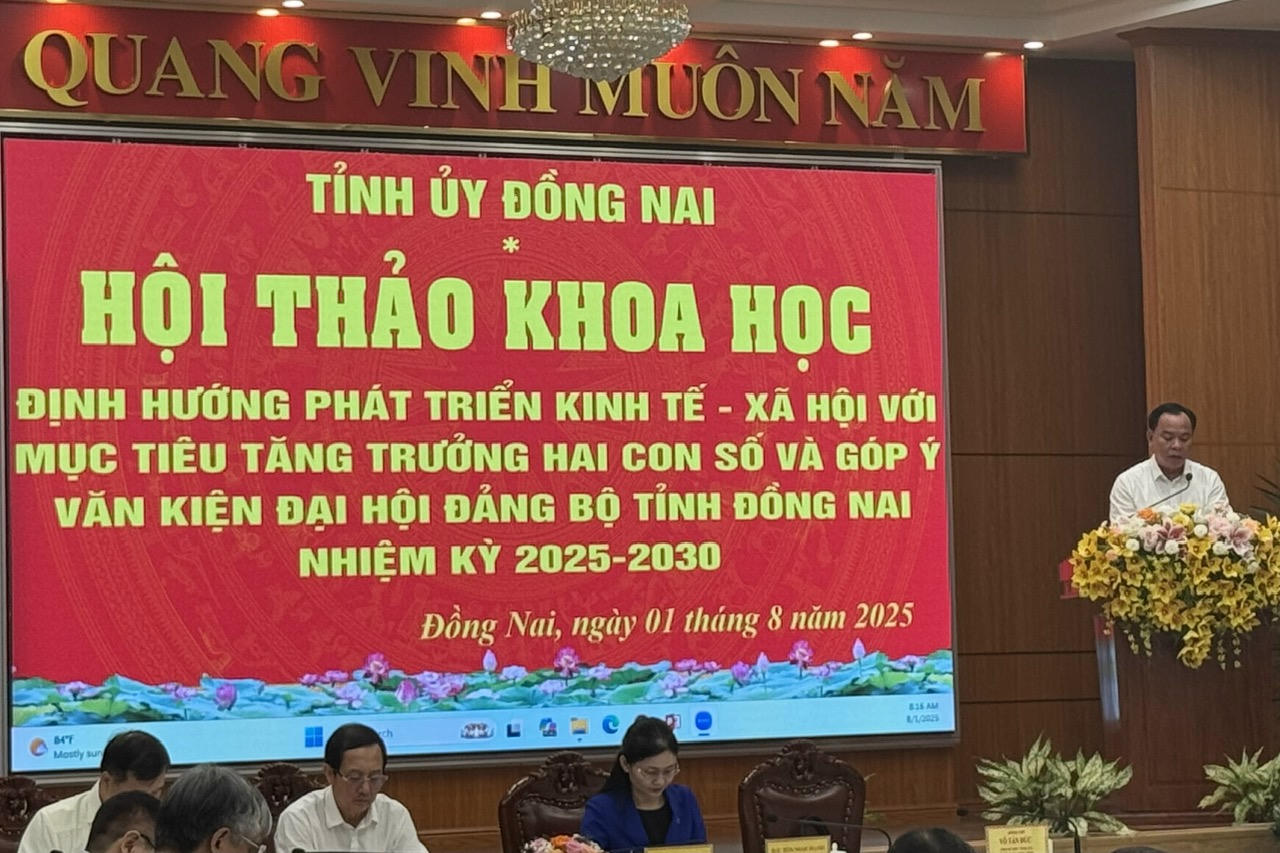 Ông Võ Tấn Đức, Chủ tịch UBND tỉnh Đồng Nai phát biểu khai mạc hội thảo
