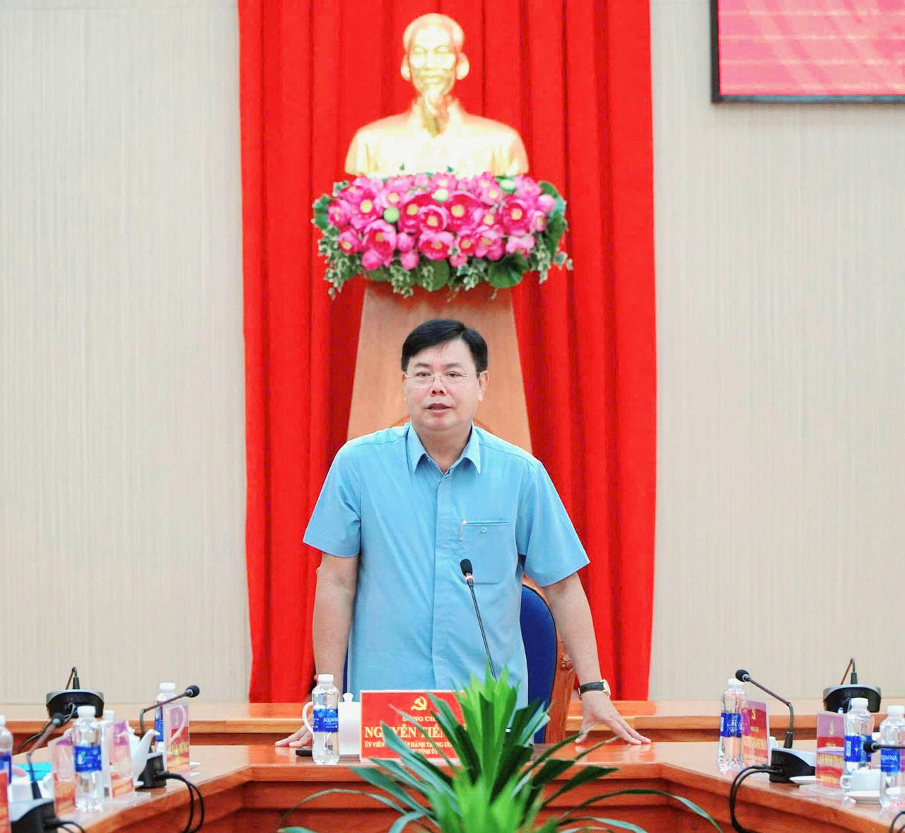 Bí thư Tỉnh ủy An Giang Nguyễn Tiến Hải phát biểu tại buổi làm việc.