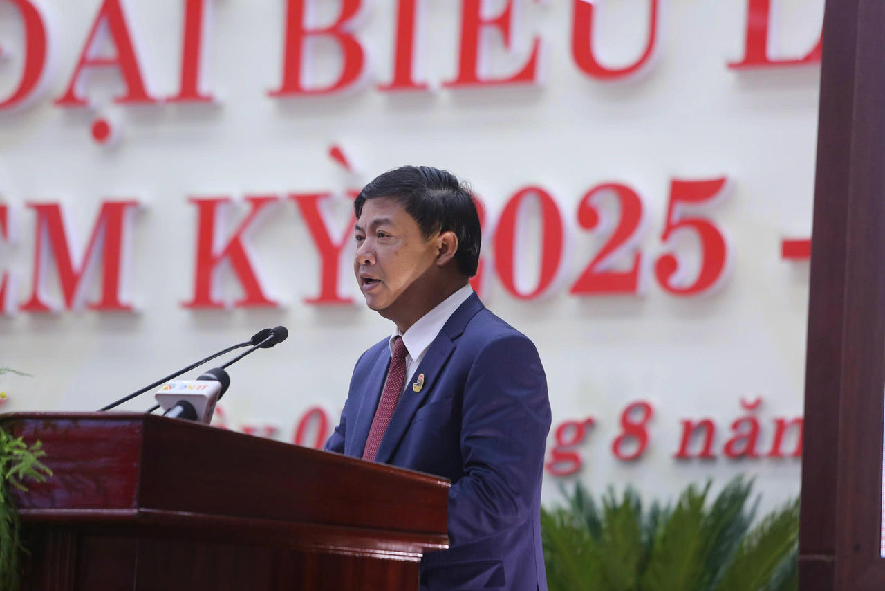Chủ tịch UBND TP Đà Nẵng Lương Nguyễn Minh Triết phát biểu tại Đại hội. 