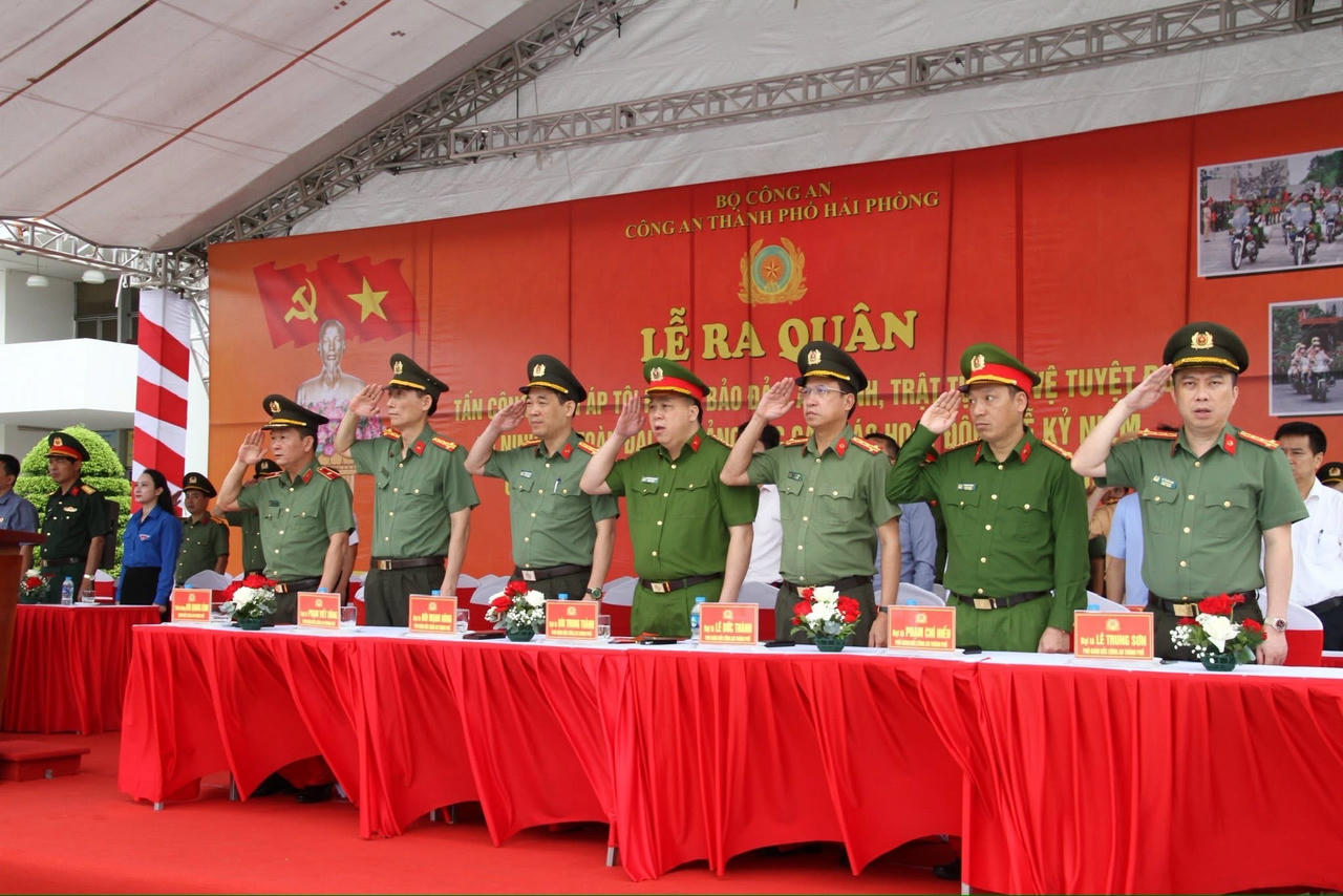 Các đại biểu tham dự dự buổi Lễ phát động 
