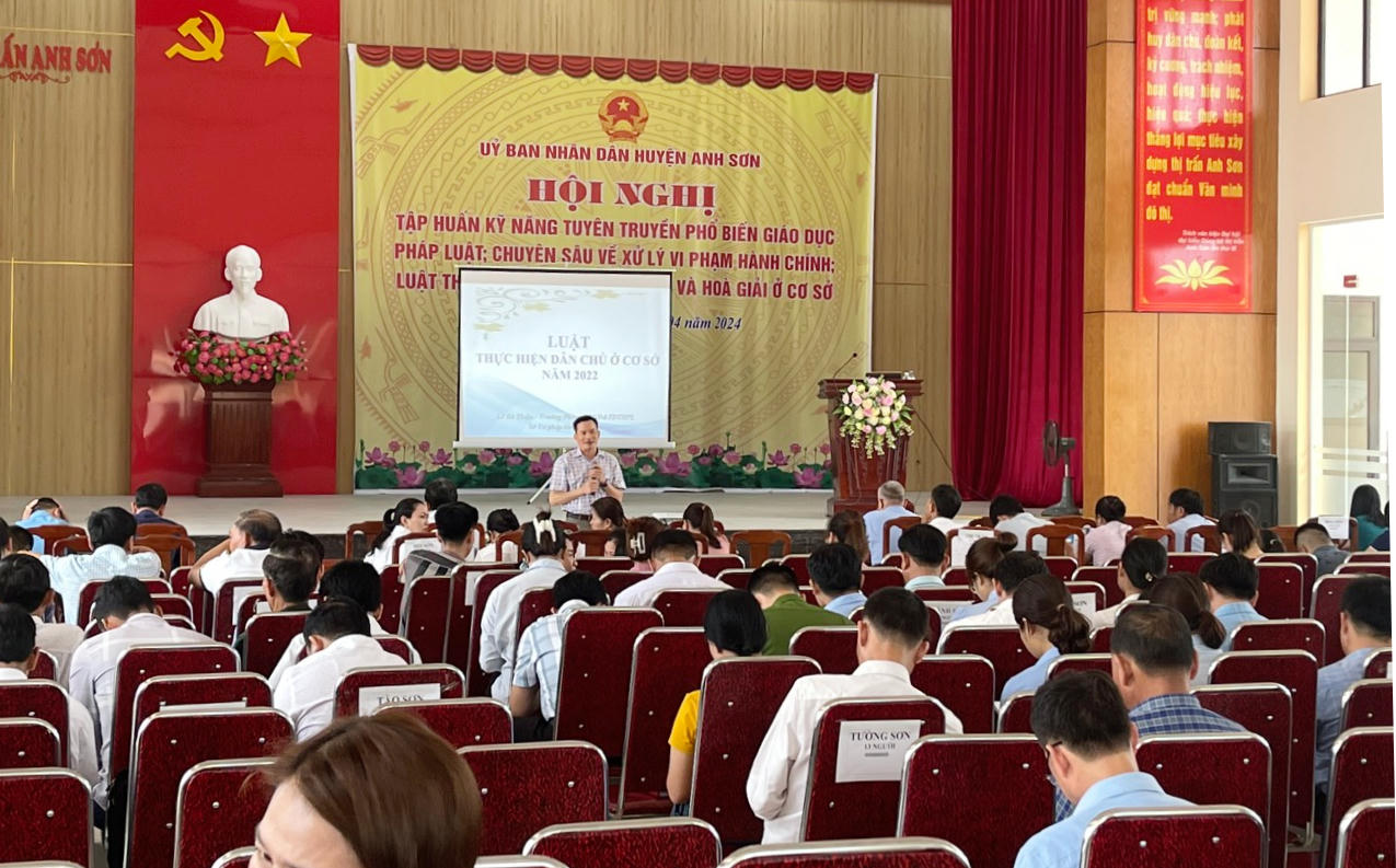 Sở Tư pháp Nghệ An thường xuyên tổ chức tập huấn kỹ năng tuyên truyền phổ biến giáo dục pháp luật cho đội ngũ cán bộ tư pháp cơ sở, cán bộ làm công tác pháp chế tại các sở, ban, ngành và địa phương.